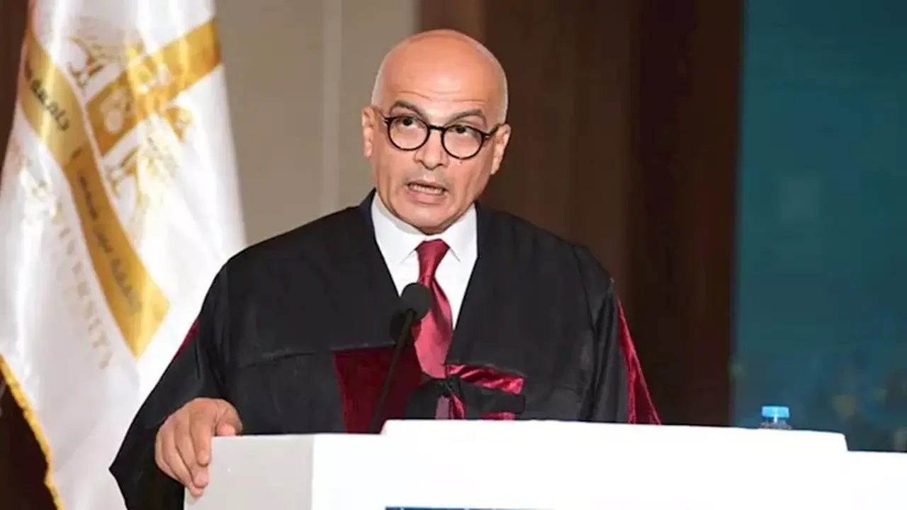 جامعة عين شمس تمنح المستشار عمر مروان الدكتوراة الفخرية